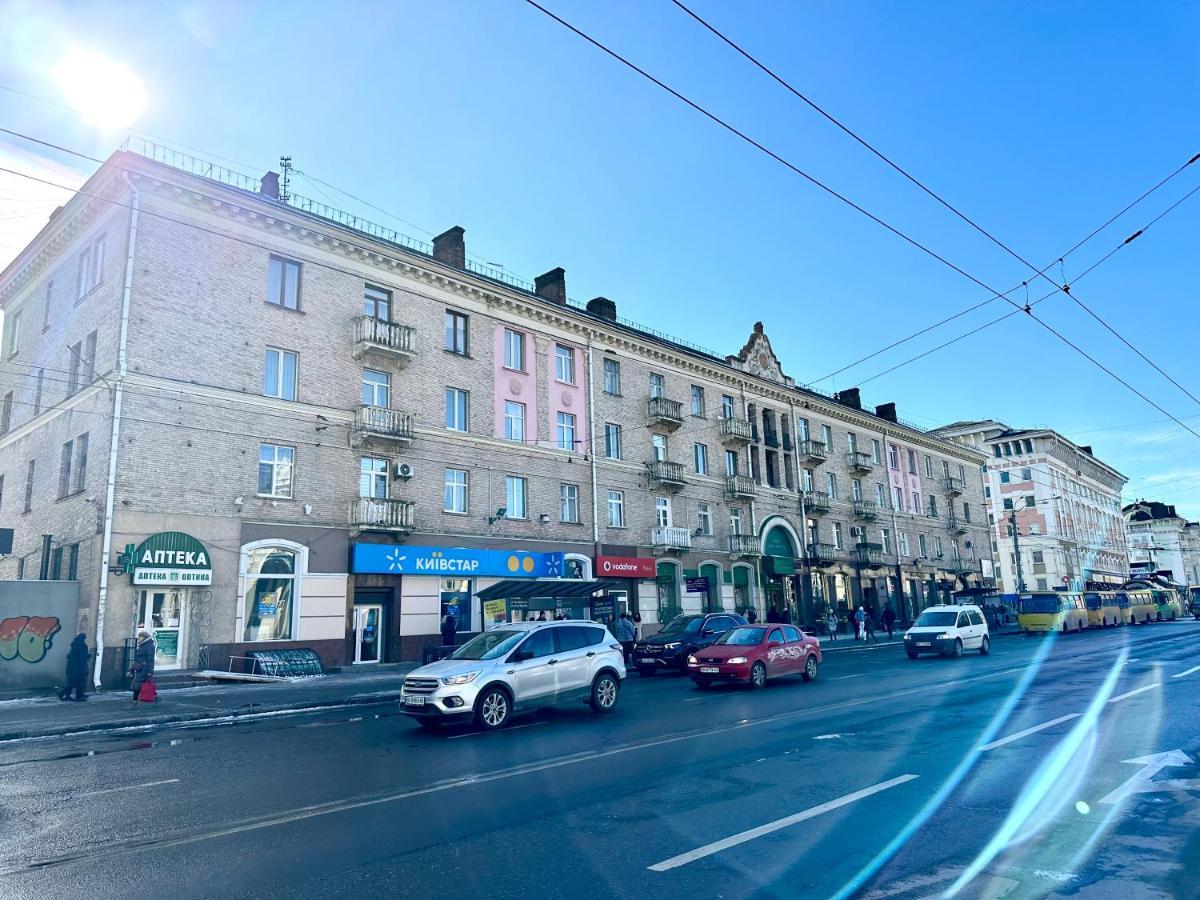 Lux Apartments In The City Center With A Coffee Machine, View Of A Theater, Near Zlata Plaza Rivne Exteriér fotografie