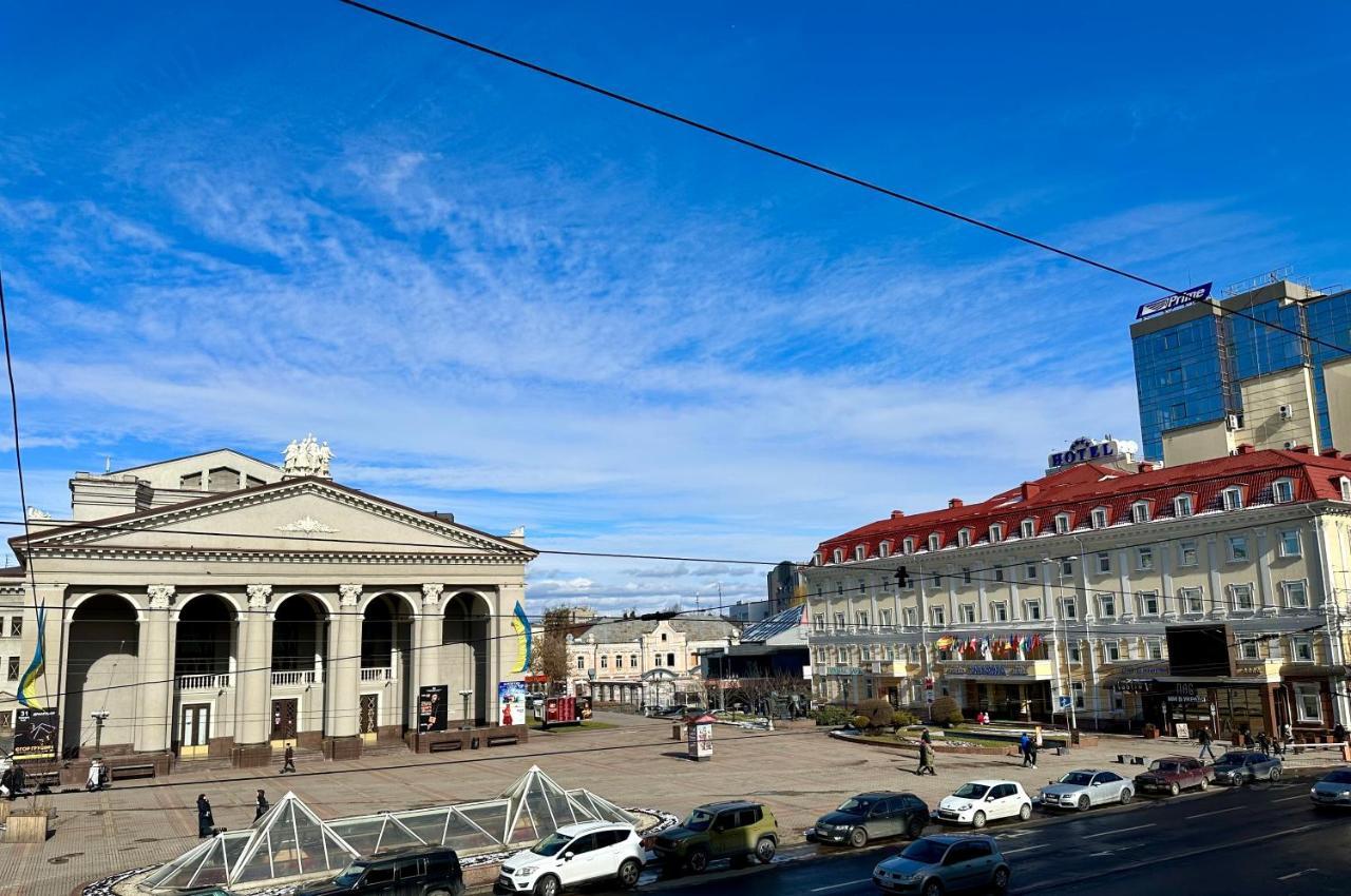 Lux Apartments In The City Center With A Coffee Machine, View Of A Theater, Near Zlata Plaza Rivne Exteriér fotografie